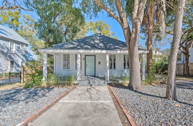 Charming 100-year-old Home < 1 Mi to Downtown