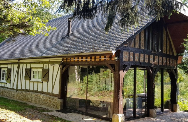 Charming 18th century Normandy House by the river 150 km from Paris