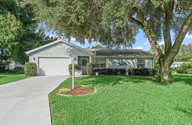 Charming 2/2 Ranch in Orange Blossom Gardens: Relax, Explore, and Enjoy!