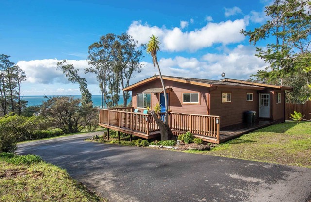 Charming 2 BDR for 6 w/Ocean Views!
