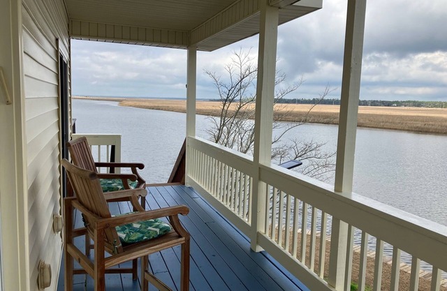 Charming 2-bedroom house on peaceful Bayou Arcadia in Pass Christian MS