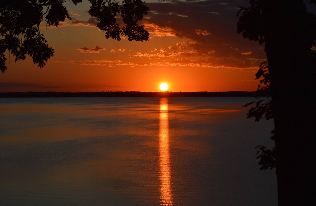 Charming 2-bedroom cottage on Lake Koshkonong in Fort Atkinson, Wi.
