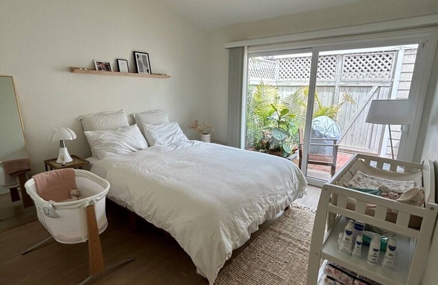 Charming 2-bedroom condo in beautiful Newport Beach with WiFi