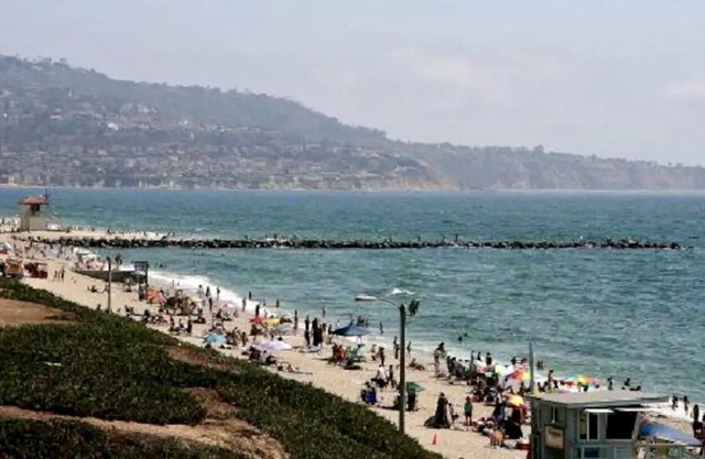 Charming 2-bedroom house with WiFi in wonderful Redondo Beach.17 houses away 🏝️