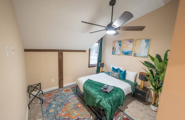 Charming 2-bedroom apartment in terrific Warrendale with AC