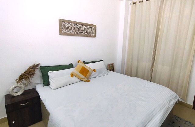 Charming 2-bedroom apartment in enchanting Rishikesh with WiFi, AC