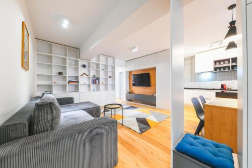 Charming 2 Bedroom Apartment