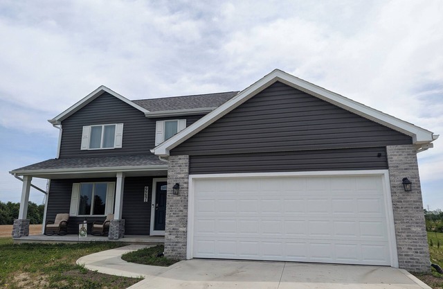 Charming 2-bedroom country house near South Bend and Potato Creek with WiFi, AC.