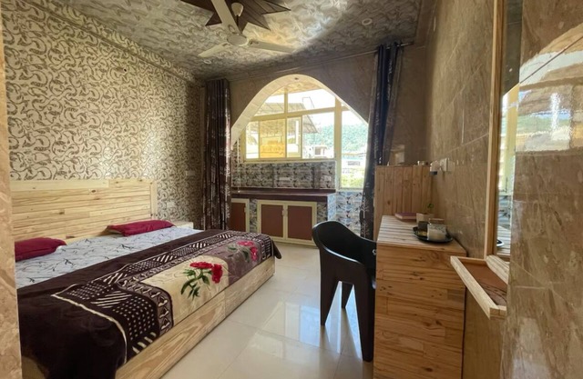 Charming 2-bedroom home in fabulous Rishikesh with WiFi, AC