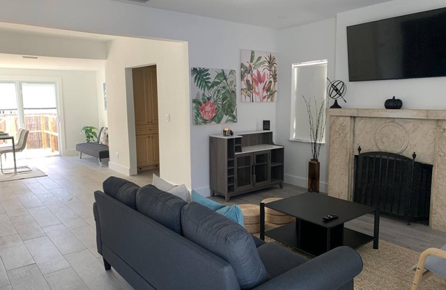 Charming 2-Bedroom Home in Prime Miami Location