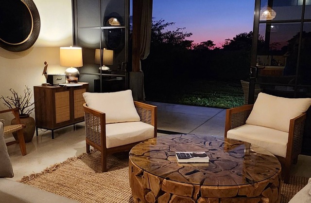 Charming 2-bedroom house with AC, WiFi in peaceful Playa Negra