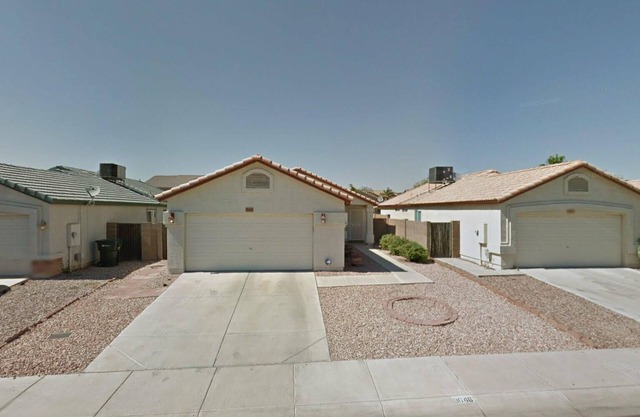 Charming 2-bedroom house in brilliant Phoenix with AC, WiFi, and more!