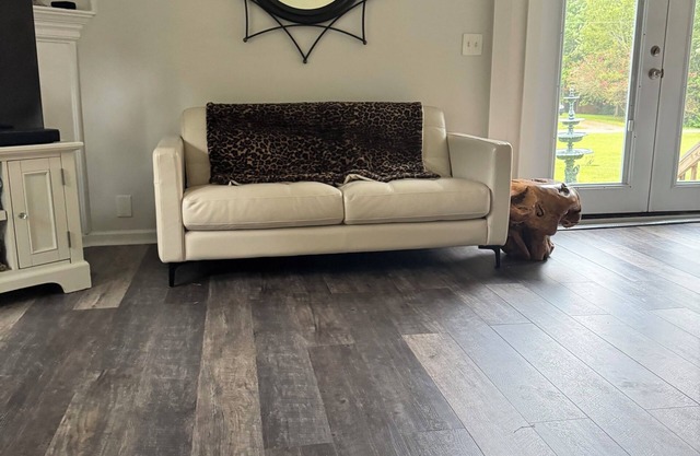 Charming 2-bedroom house- newly renovated