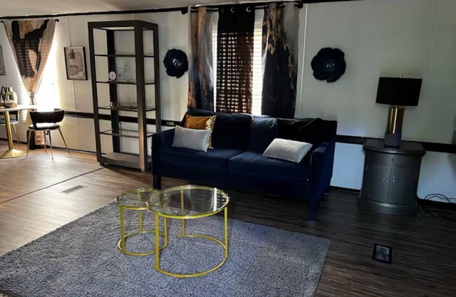 Charming 2-bedroom manufactured Home in Stanton with serene peace.