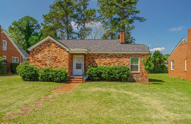 Charming 2 bedroom near downtown