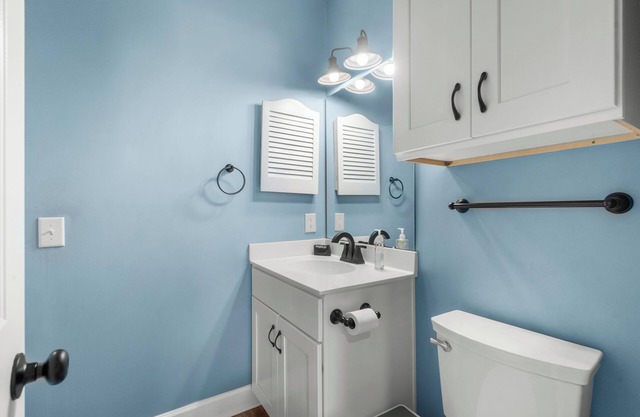 Charming 2-bedroom condo with WiFi, AC in beautiful Myrtle Beach