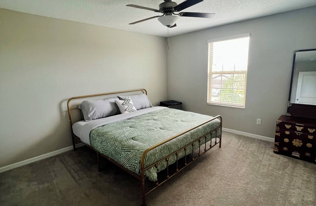Charming 2-bedroom Suite in Pleasant Spring Hill with WiFi, AC
