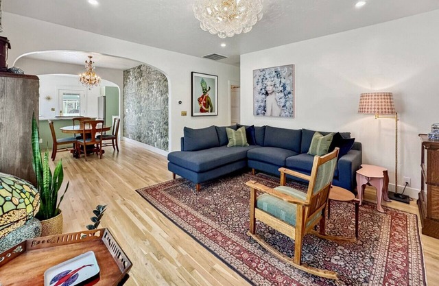 Charming 2-BR, Near Hyde Park, Cozy Fire Bowl