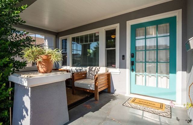 Charming 2BR Cottage Fully Equipped near MRY