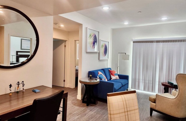 Charming 2BR Suites Stylish Stay in Beautiful Los Angeles