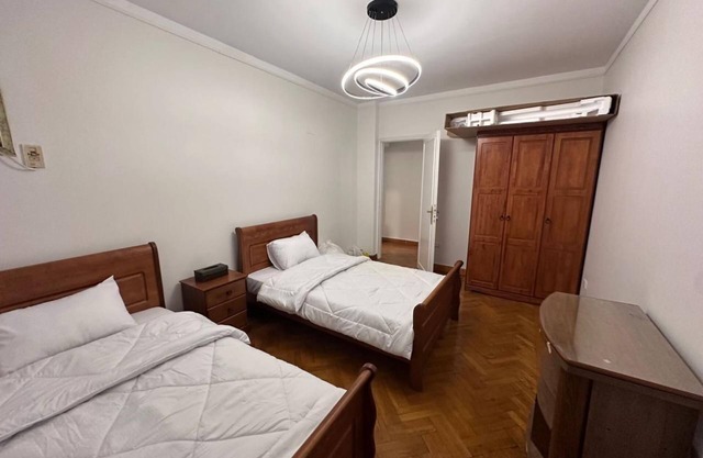 Charming 3-bedroom apartment with WiFi and AC in lovely Cairo Governorate