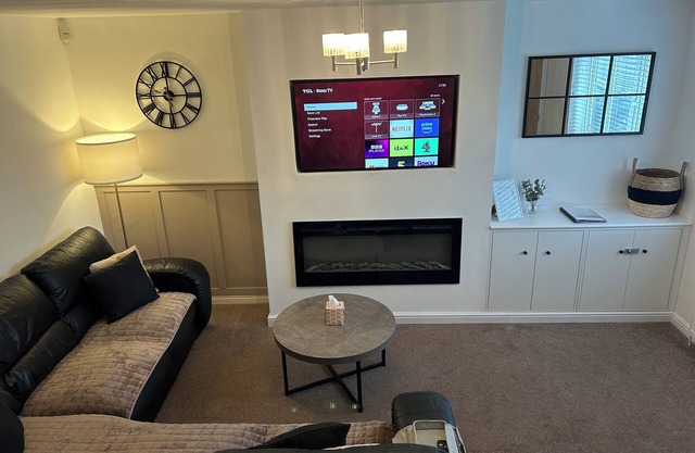 Charming 3-bedroom house with WiFi, in lovely Kiveton Park