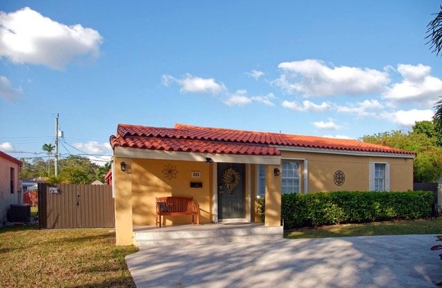 Charming 3-bedroom house in the beautiful Miami Springs