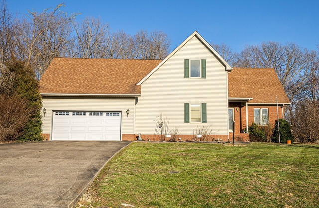 Charming 3-bedroom 2.5 Bath Home in Cadiz and Land Between The Lakes