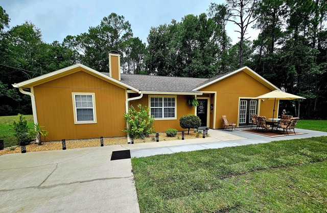 Charming 3-bedroom Coastal Country House near St. Augustine