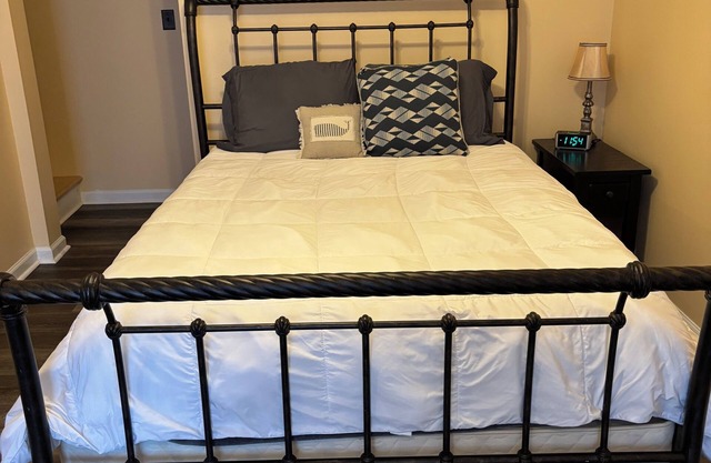 Charming 3-bedroom country house barndominium with WiFi in Union, pet friendly