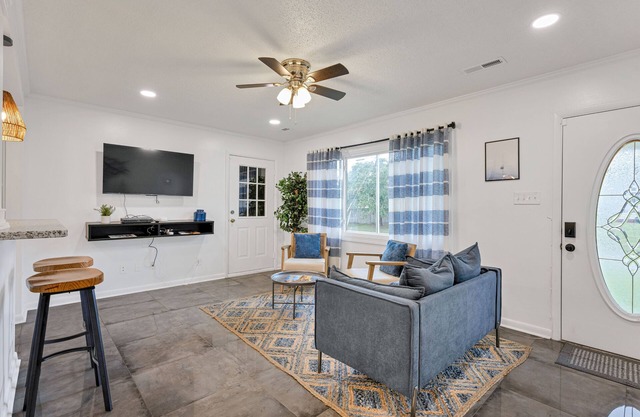Charming 3-bedroom house with WiFi in Portsmouth near the Elizabeth River