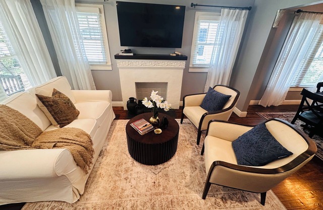 Charming 3-bedroom Historic Bungalow Beauty in the heart of Ocala near WEC!