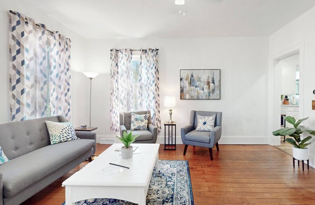 Charming 3-bedroom house in Mansfield with WiFi, AC, full kitchen