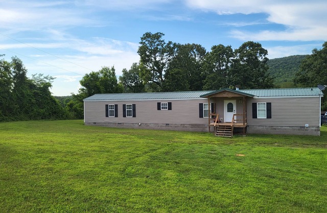 Charming 3-bedroom house in St. Joe just 6 miles from the Buffalo River