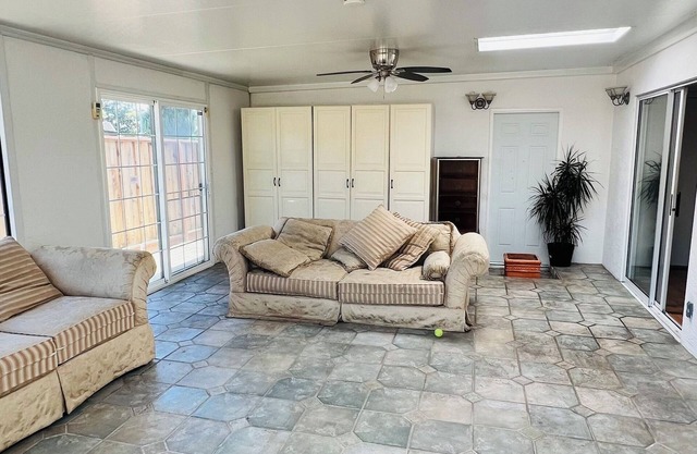 Charming 3-bedroom house with WiFi and AC in wonderful Fremont