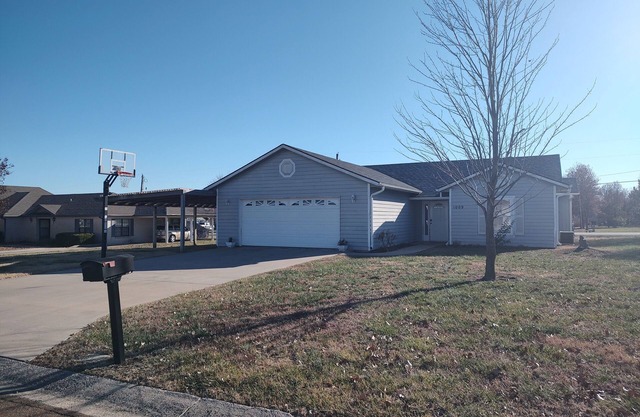 Charming 3-Bedroom House in Iola