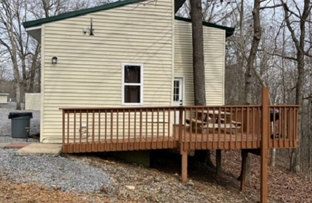 Charming 3-bedroom lake area cabin 20 minutes from Murray