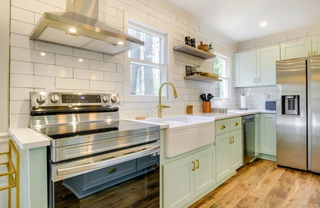 Charming 3-bedroom villa with WiFi and AC in peaceful Apex