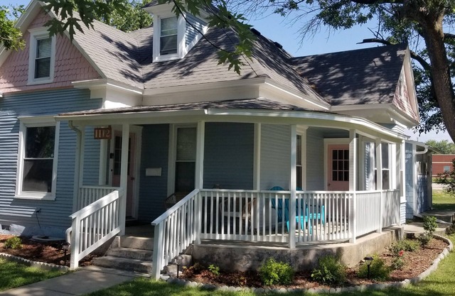 Charming 3 BR cottage in Humboldt - blocks from DT
