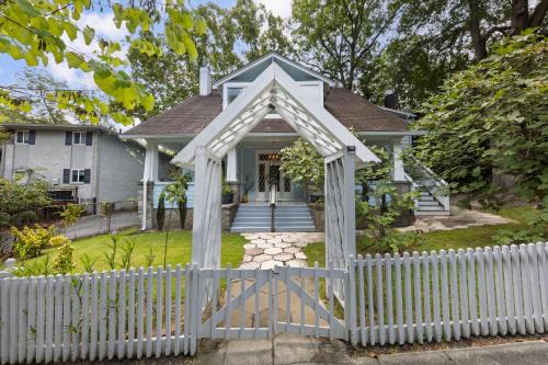 Charming 3br Near Piedmont Park Patio