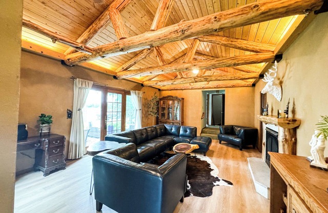 Charming 4-bedroom Lake house with AC and WiFi on Farm Island Lake in Aitkin