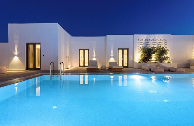 Charming 4-bedroom villa with Swimming Pool & Jacuzzi in beautiful Paros
