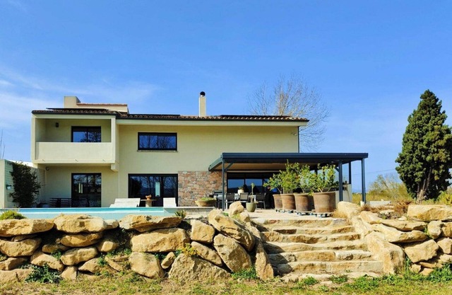 Charming air-conditioned villa - 4 master suites - Swimming pool - Outdoor space