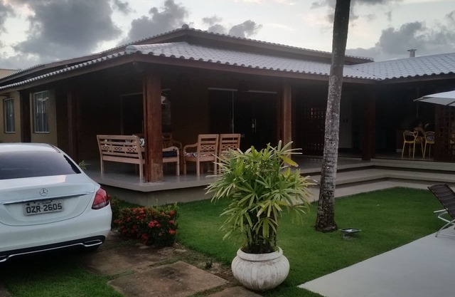 Charming and comfortable beach house with 4 suites, pool and 80mts from the beach