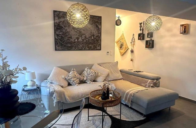 Charming and Cosy Place 2 rooms 3 beds (Downtown)