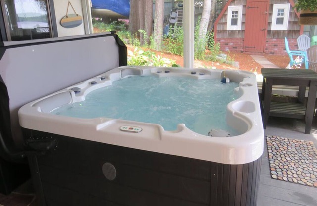 Charming and spacious lakefront home with 4 bedrooms, hot tub and pool table!