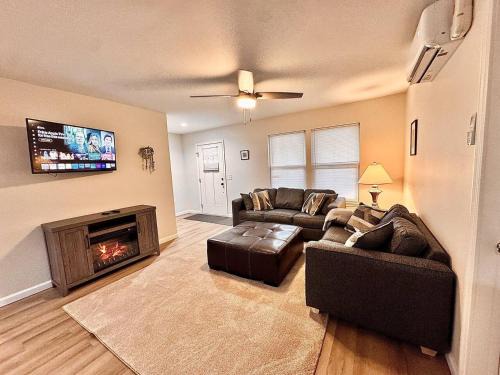 Charming and Specious. Pets Yes