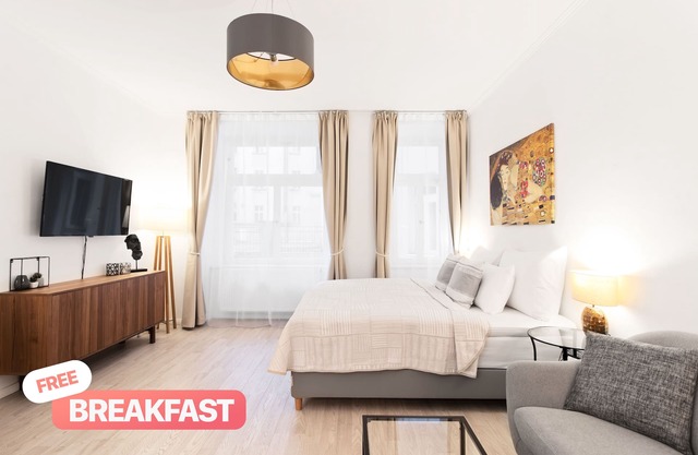 Charming Apartment by the River, Breakfast included