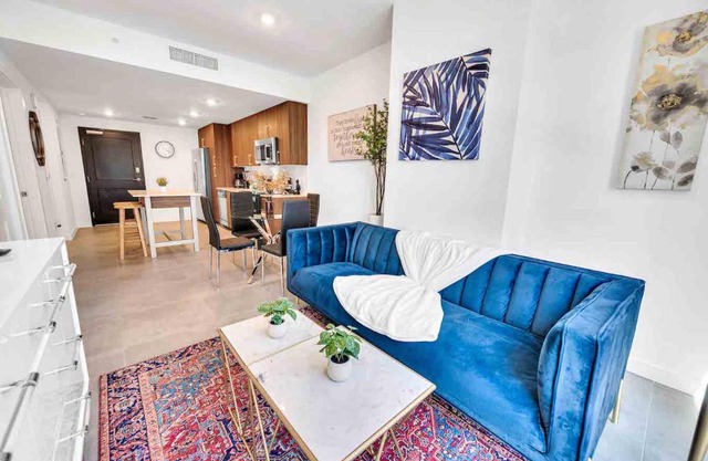 Charming Apt in the Heart of Downtown With Free Parking