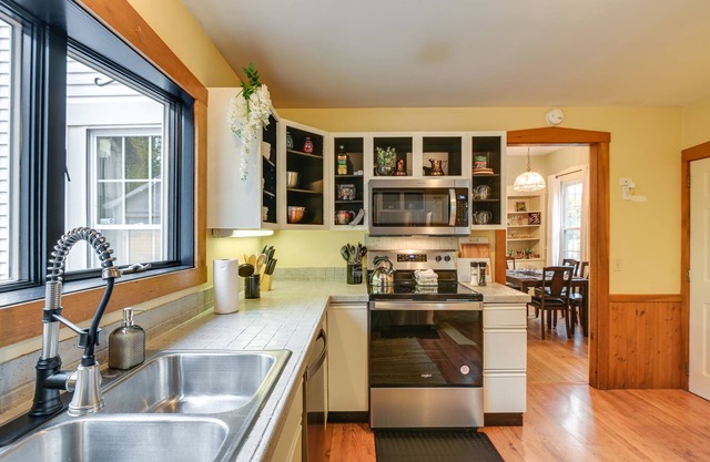 Charming Bangor Home w/Deck < 1 Mi to Downtown